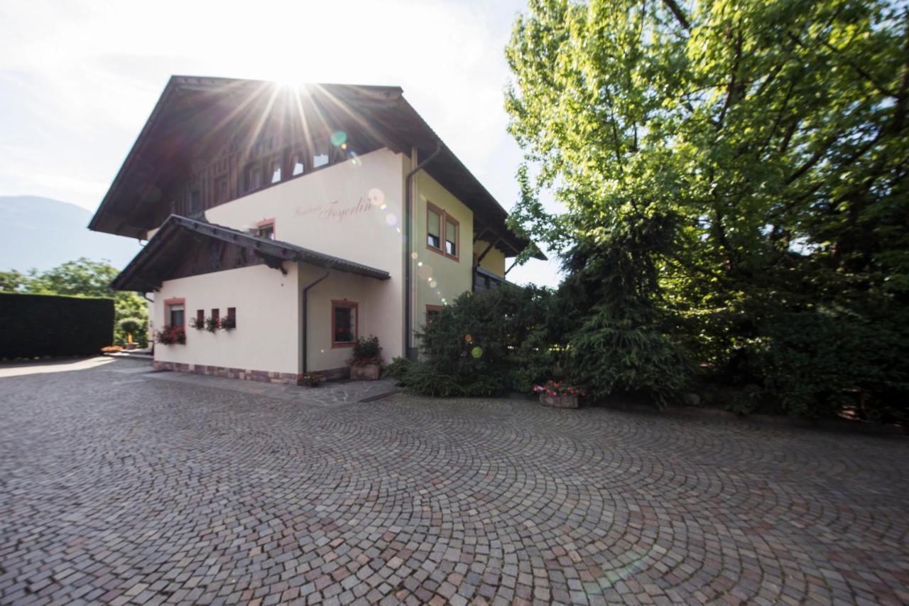 Feyerlin Rooms Lana Exterior foto